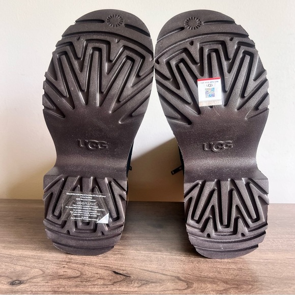 UGG Black and Brown Winter Boots - Picture 10 of 12